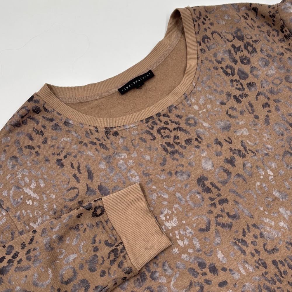 Jane + Delancey Women's L Tan Brown Metallic Silver Leopard Rayon Crewneck